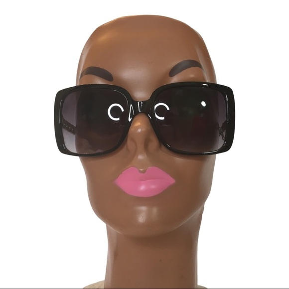 Oversized Black Sunglasses A Silver Chain Link Detail On The Arms - Picture 9 of 12